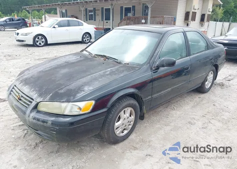 1997 Toyota Camry Le z USA, uszkodzony, nr VIN 4T1BG22KE8VU4288